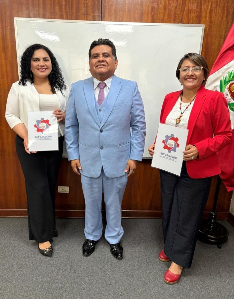 Reunión con el congresista Juan Burgos Oliveros