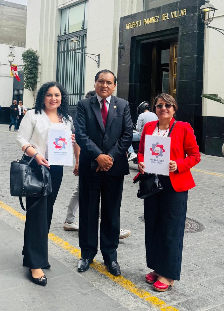 Reunión con el congresista Flavio Cruz Mamani